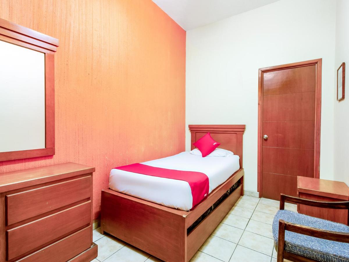 Oyo Hotel Posada Garibaldi กัวดาลาฮารา ภายนอก รูปภาพ