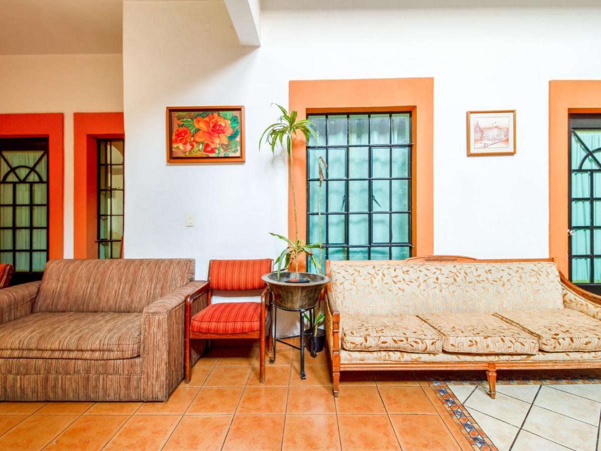 Oyo Hotel Posada Garibaldi กัวดาลาฮารา ภายนอก รูปภาพ