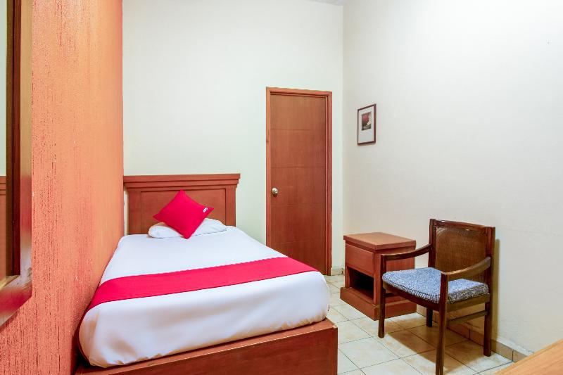 Oyo Hotel Posada Garibaldi กัวดาลาฮารา ภายนอก รูปภาพ